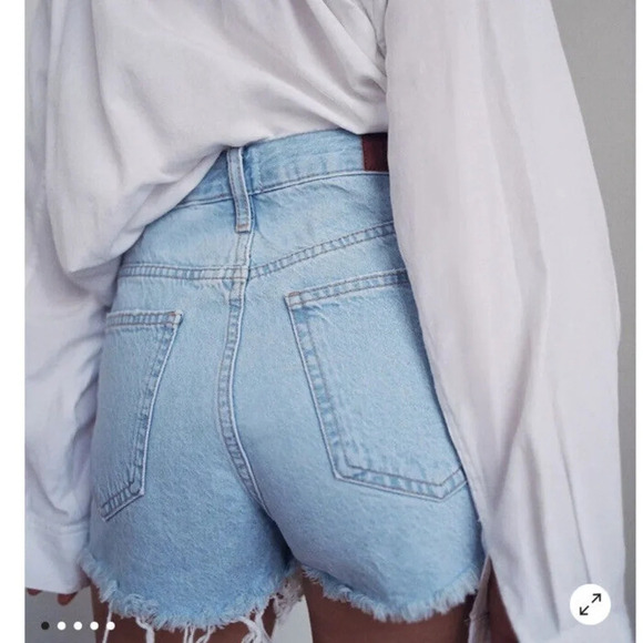 ✨3/$20 Urban Outfitters BDG Girlfriend High Rise Jean Shorts - Picture 3 of 8